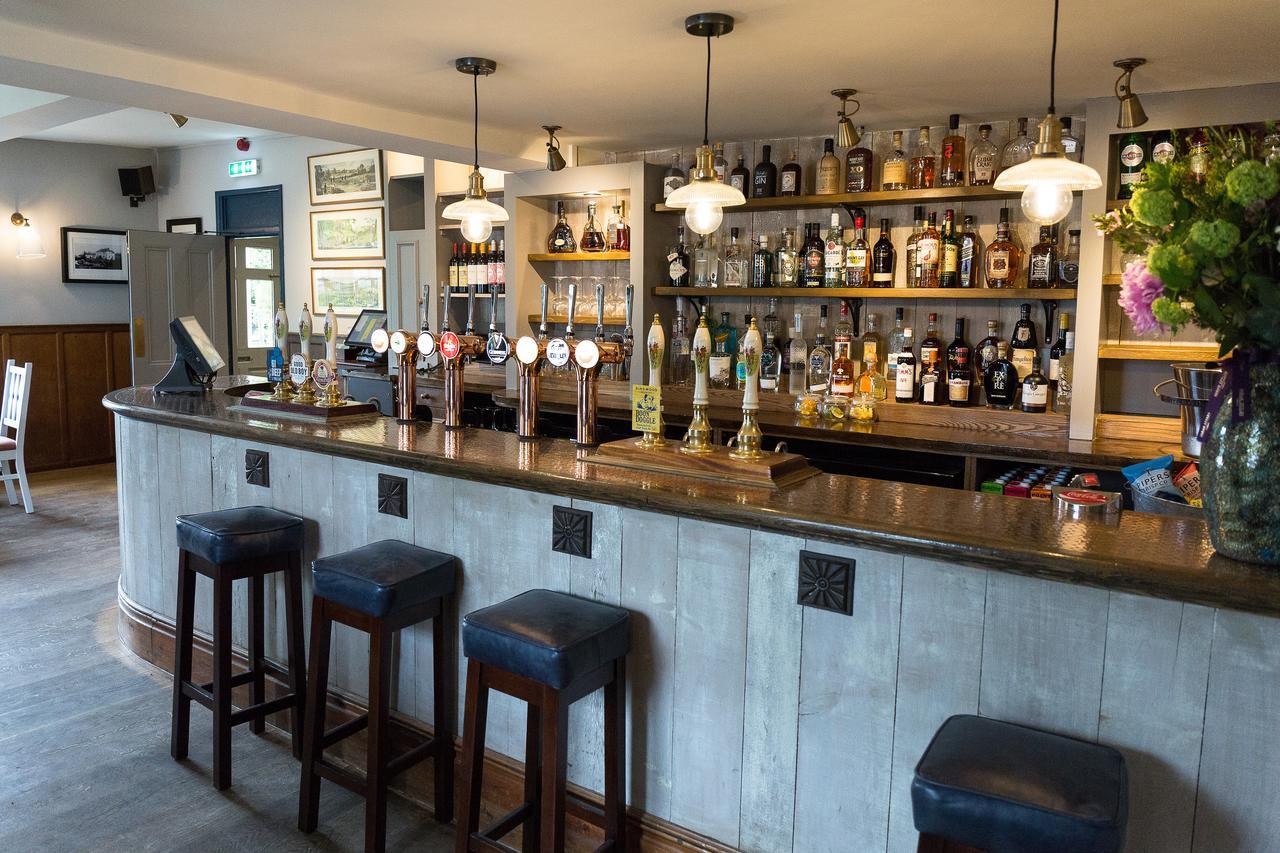 The Dundas Arms Kintbury Eksteriør bilde